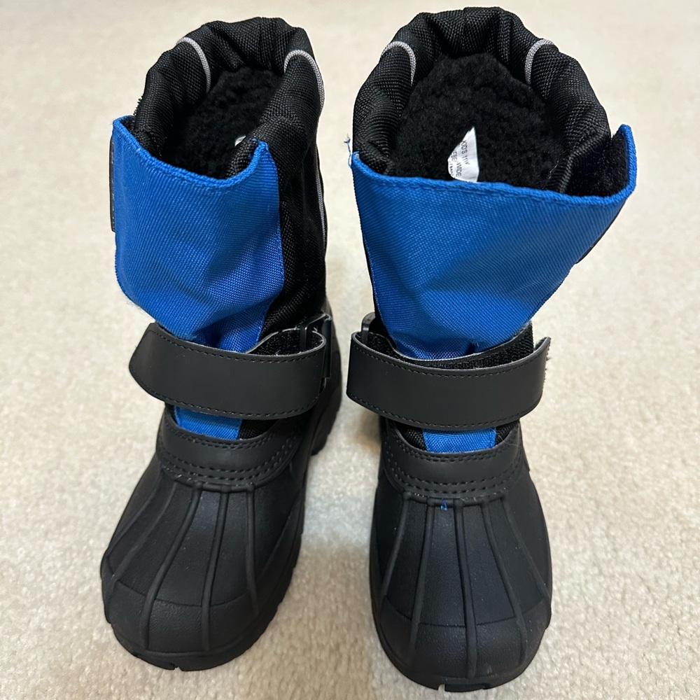 Boy’s Snow Boots Size 11 Little Kid